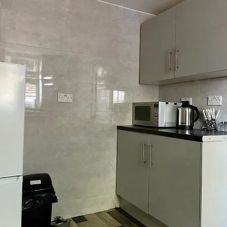Apartment Cosy King Size Escape - Free Parking